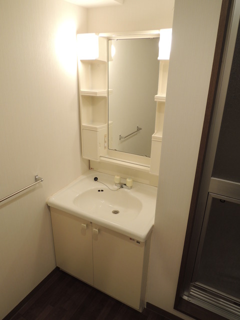 Washroom. Convenient vanity in the morning