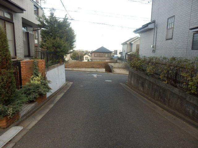 Local photos, including front road. 2013 December 24, shooting