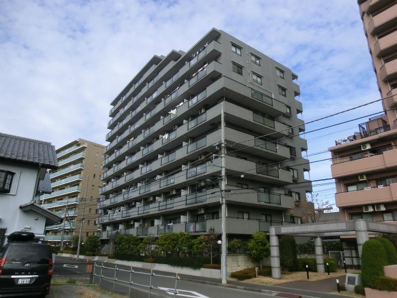 Local appearance photo. Local (12 May 2013) Shooting