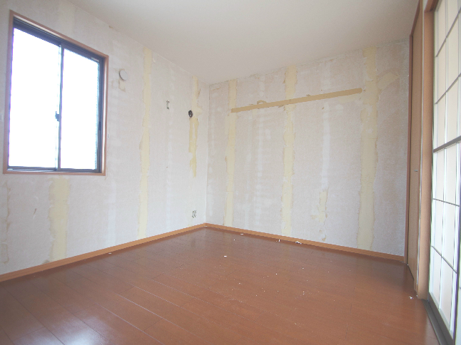 Other room space. Western-style is 5.75. Pledge in renovation!