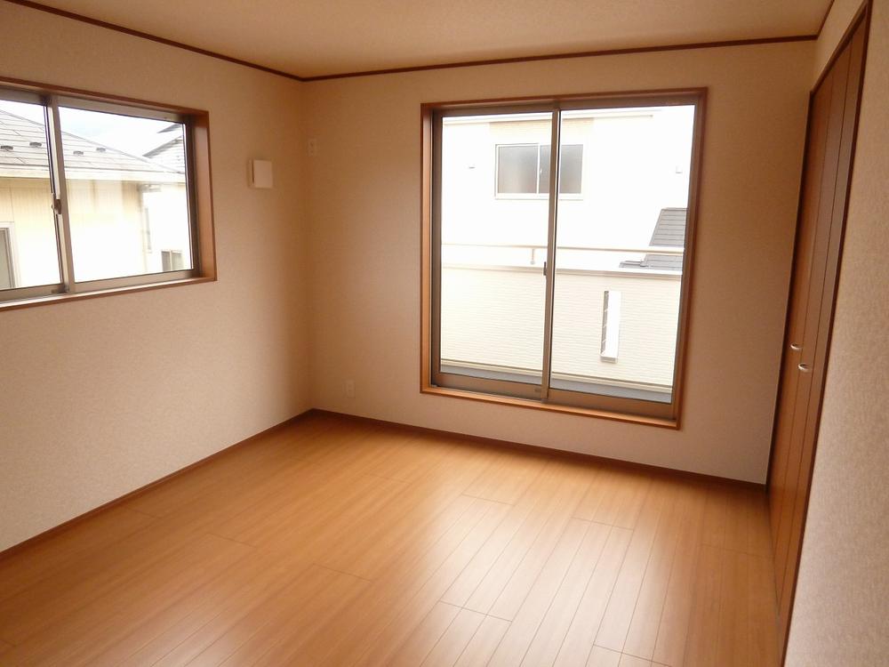 Same specifications photos (Other introspection). Same specifications