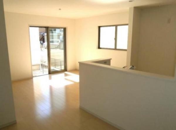 Living. Spacious living room