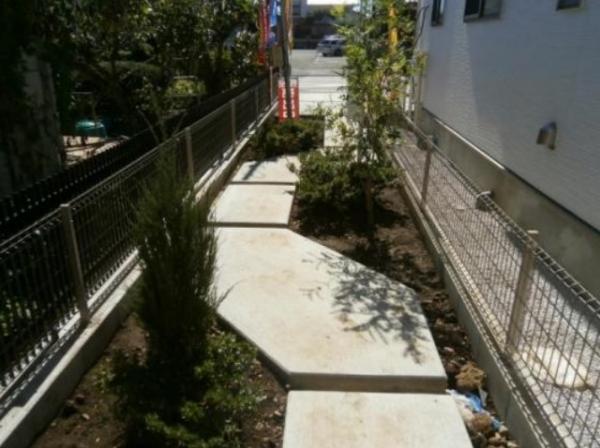 Local appearance photo. Entrance approach