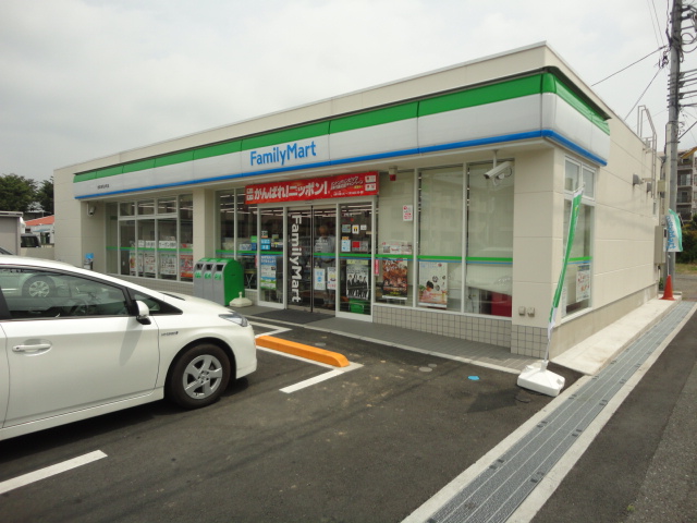 Convenience store. 1601m to Family Mart (convenience store)