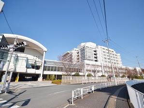 The new stage is a new city education of all 14 House ・ Commerce ・ Attractive this city is high convenience of medical institutions are complete familiar, The whole family is equipped with the living environment to live in comfortable --- "shopping area Hachioji is close to, More convenient, "the daily shopping About a 6-minute drive to the large-scale commercial facilities CELEO Hachioji, Closeness of about 3 minutes by car to the Alps. CELEO in Hachioji, such as Akachanhonpo and Bonerundo, Should shops be appealing many come in handy in the child-rearing generation. Outing with her small children that get tired and adults, The new stage will to choose the area in which there is a commercial facility that is going out with the children in a location close to the house (the car is calculated at a speed of 40km. CELEO Hachioji about 3.3km ・ Hachioji Tokyu Square about 3.3km ・ Keio Hachioji Shopping Center about 3km ・ Alps about 1.6km)