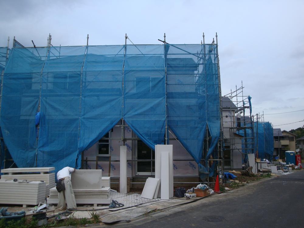 Local photos, including front road. Local (10 May 2013) Shooting