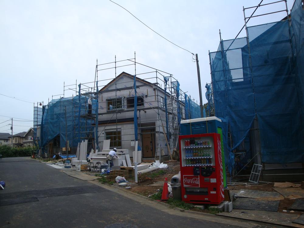 Local appearance photo. Local (10 May 2013) Shooting