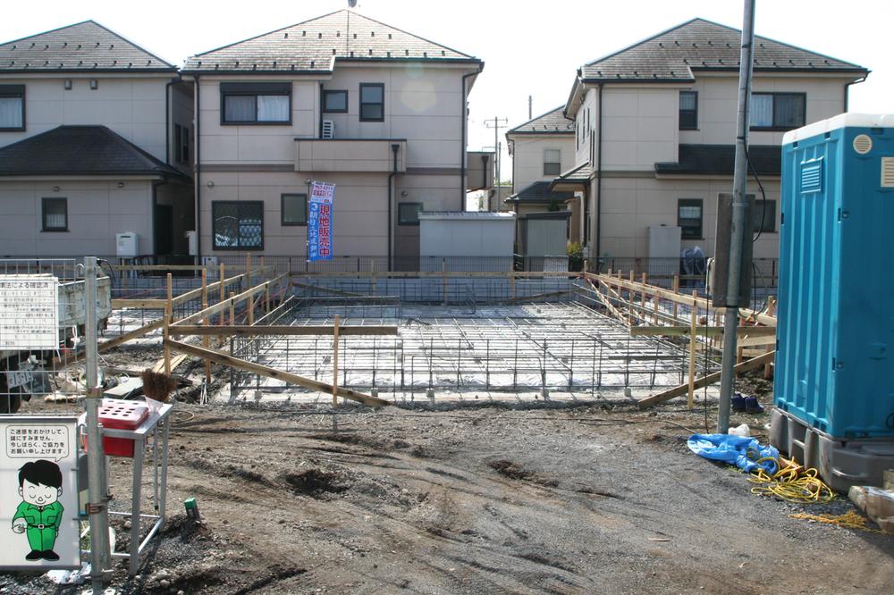 Local photos, including front road. Local (11 May 2013) Shooting