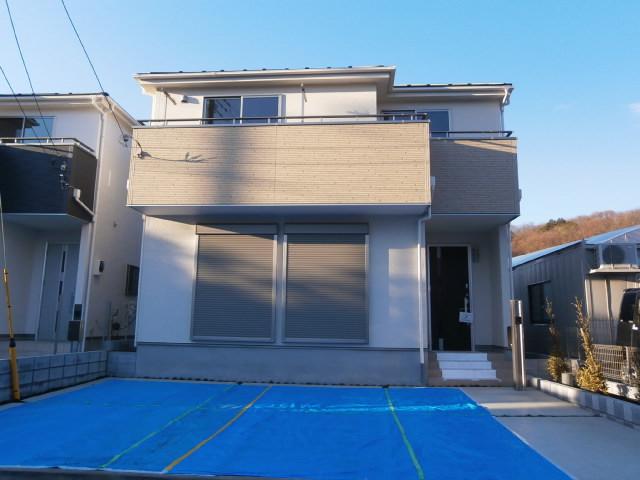 Local appearance photo. Building 2