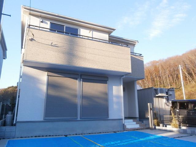 Local appearance photo. Building 2