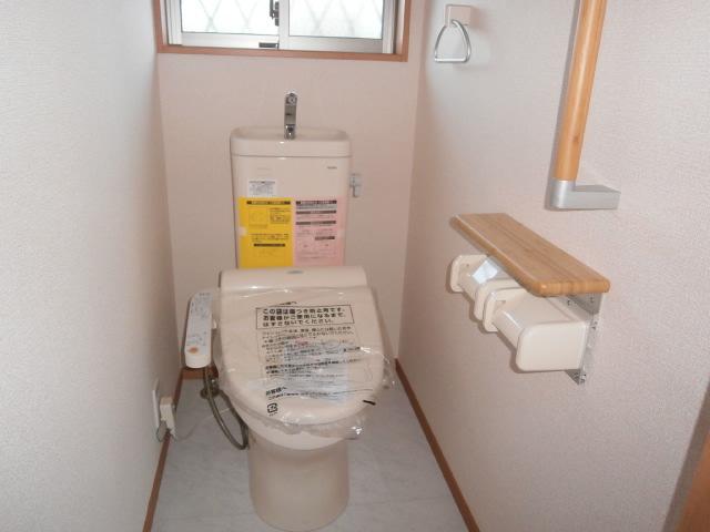 Toilet. Building 2 Bidet function toilet