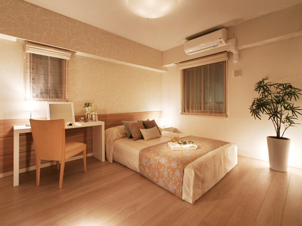 Interior.  [Master bedroom] Including the flooring that was taking advantage of the natural texture, Comfy is a good room with fine materials abundantly.