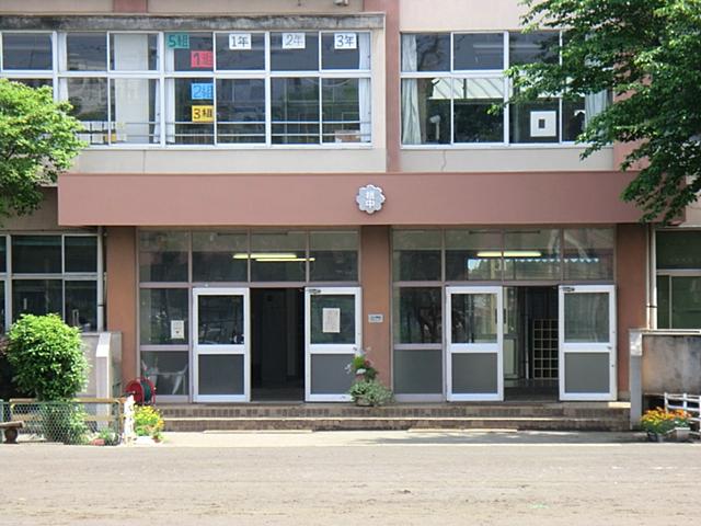 Junior high school. 1700m to Hachioji Municipal Narahara junior high school