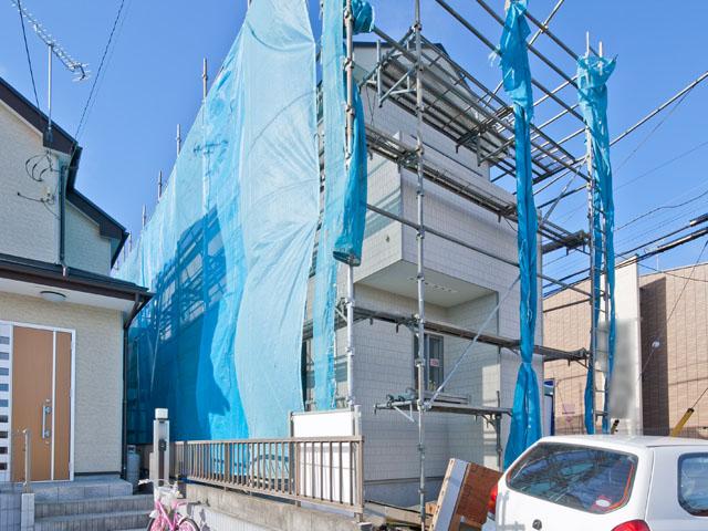 Local photos, including front road. Local (12 May 2013) Shooting