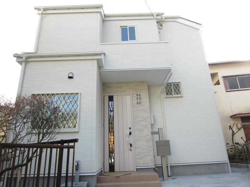 Local appearance photo. Energy saving 4 grade housing