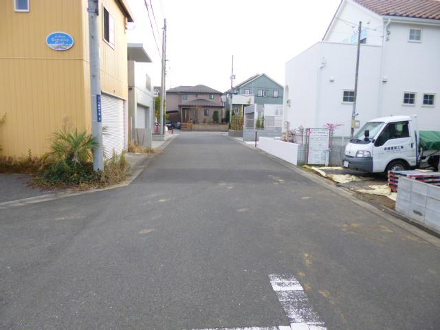 Local photos, including front road. 12 Building 2013 December 24, shooting