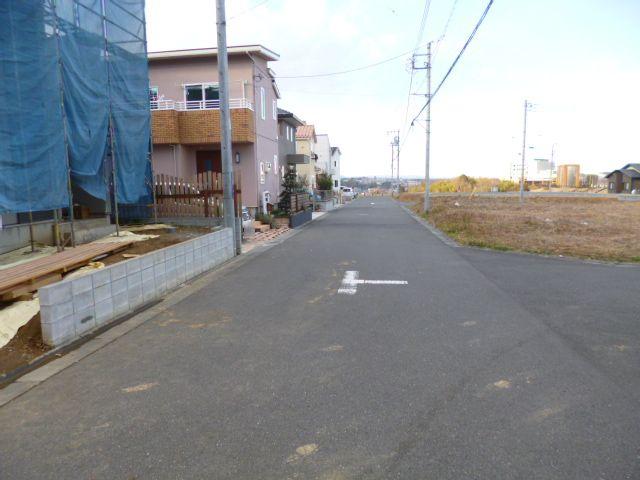 Local photos, including front road. 12 Building 2013 December 24, shooting