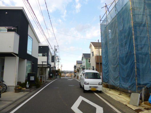 Local photos, including front road. 13 Building 2013 December 24, shooting