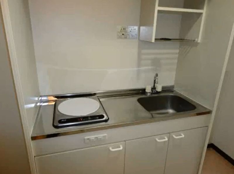 Kitchen. IH1 neck is stove Installed.