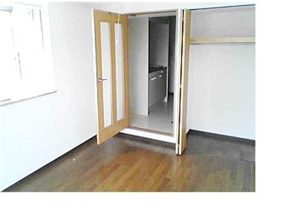 Receipt. Also there a large closet.