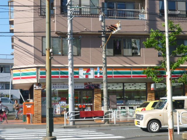 Convenience store. 390m to Seven-Eleven (convenience store)