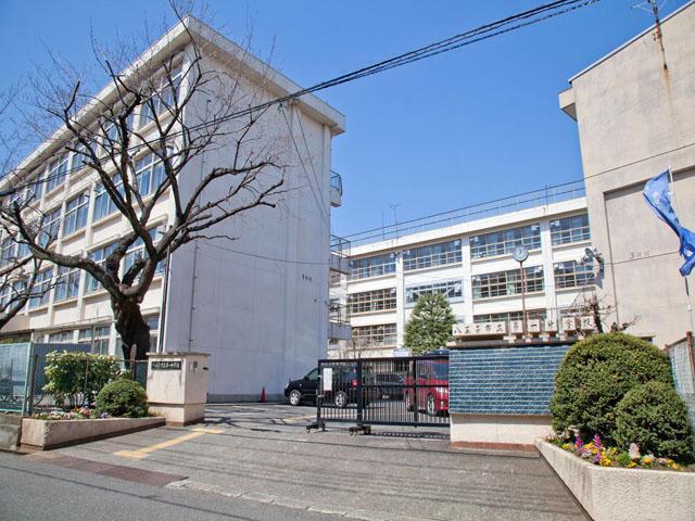 Junior high school. 1373m to Hachioji Municipal first junior high school