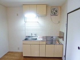 Kitchen. Gas range can be installed