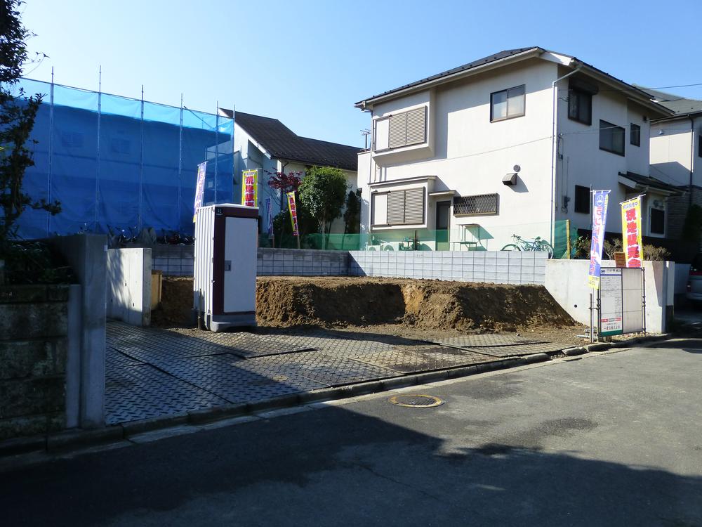 Local appearance photo. Local (11 May 2013) Shooting