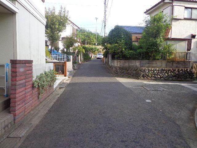 Local photos, including front road. 2013 September 2 shooting