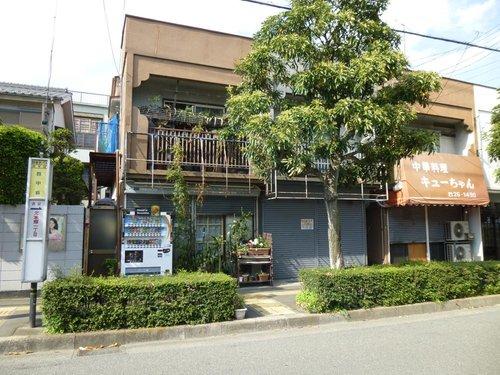 Local photos, including front road. Local (April 2012 shooting)