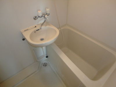 Bath. Refreshing refreshing bath time!