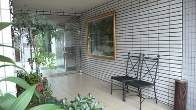 lobby. It is a nice entrance hall!