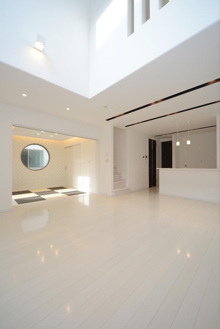 Living. Wide it is living.  ※ Enforcement example