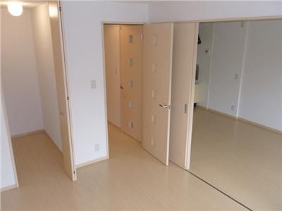 Living and room. Jewels and plenty of storage.