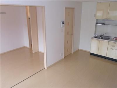 Living and room. Can you use it by connecting with Western-style.