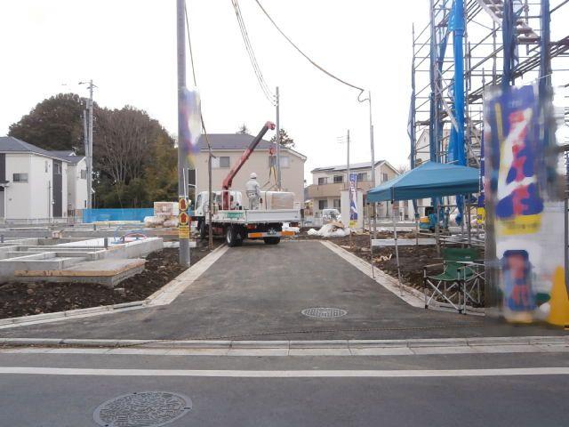 Local photos, including front road. 2013 December 23, shooting