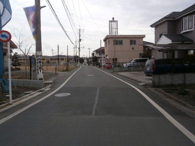 Local photos, including front road. 2013 December 23, shooting