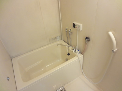 Bath. ☆ Spacious reheating bus ☆