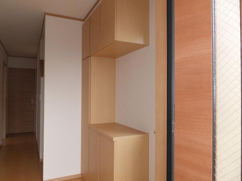 Entrance. Local (11 May 2013) Shooting