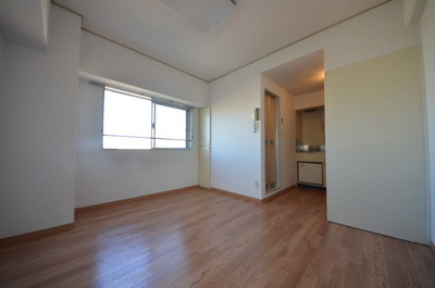 Other room space.  ☆ Two-sided lighting ☆