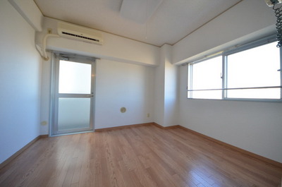 Living and room.  ☆ Bright living room ☆