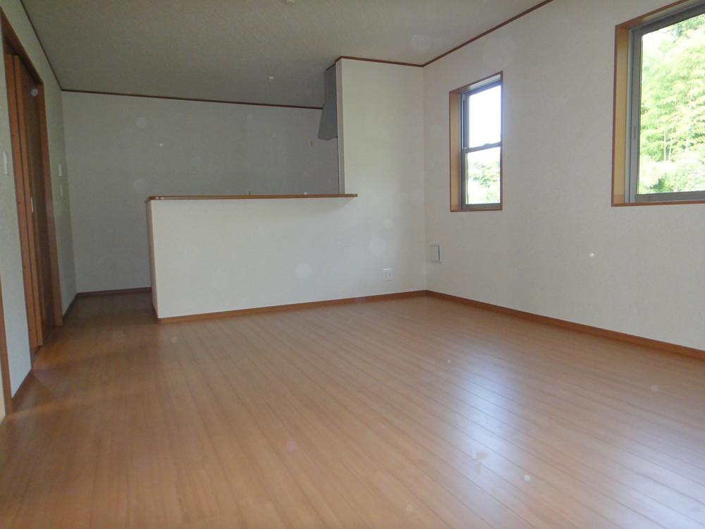 Same specifications photos (living)