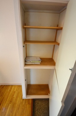 Entrance. ☆ It will be at the door ☆