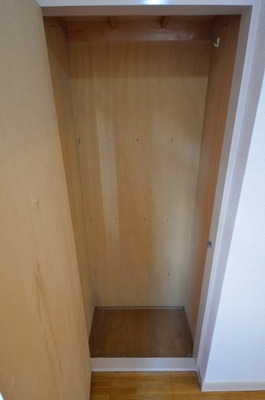 Receipt. ☆ It has large storage ☆