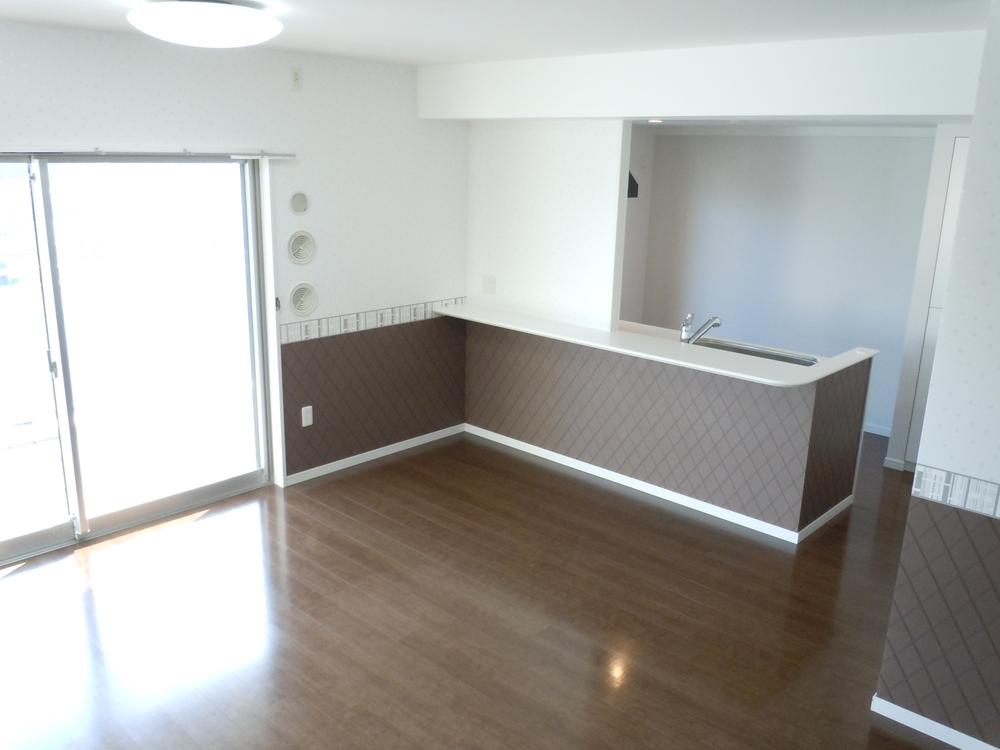 Living. Feeling of luxury is the color of the living room ☆