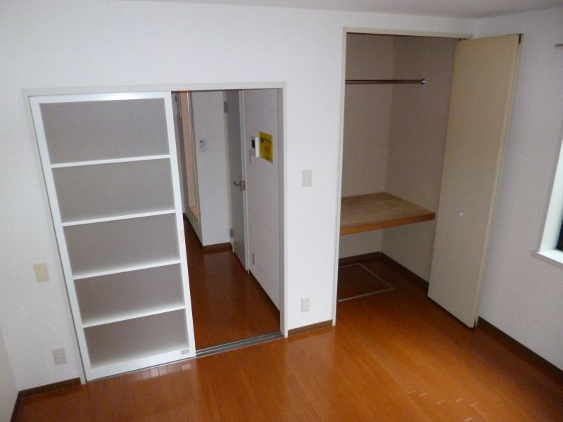 Living and room. Comfortable you can you live in a clean room.