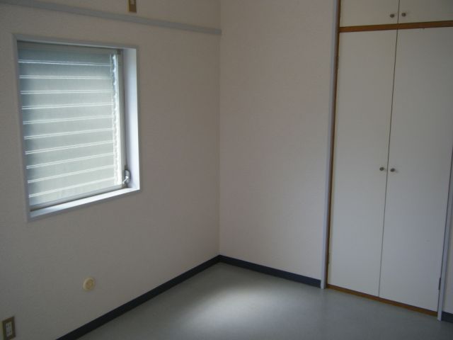 Living and room. Western-style 6 Pledge