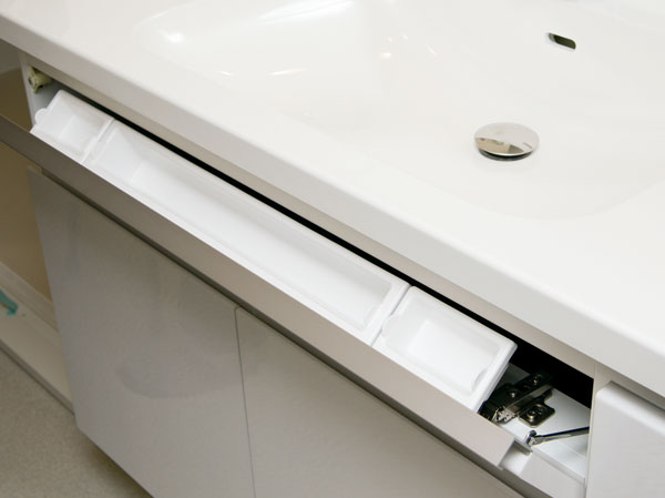 Bathing-wash room.  [Pakkun pocket] By effectively utilizing the dead space of the curtain plate portion under the sink bowl, It has established an accommodation that small items dispose of. And Shimae whip the clutter tend accessories, So take out a quick when you want to use, Katazuki it around the counter is clean.