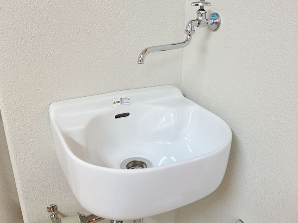 Other.  [Slop sink] Cleaning of gardening and balcony, Or we established a convenient slop sink in, such as on the balcony shoes of dirt off you want to wash outdoors.