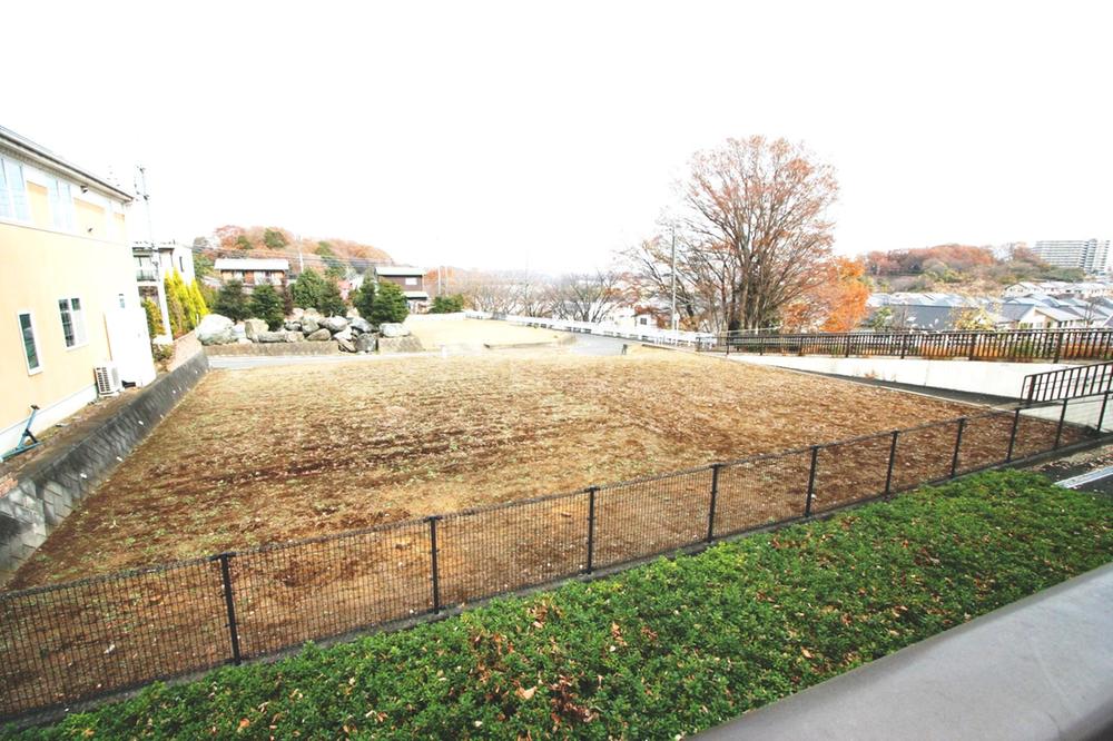 Local appearance photo. Local (12 May 2013) Shooting